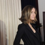 Outfit Inspiration: Rose Byrne Loosens Up in Loose Pants