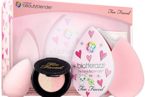 Beautyblender + Too Faced Holiday Kit